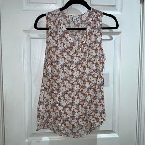 Sonoma V neck floral top Sz L sleeveless hi low curved hem
